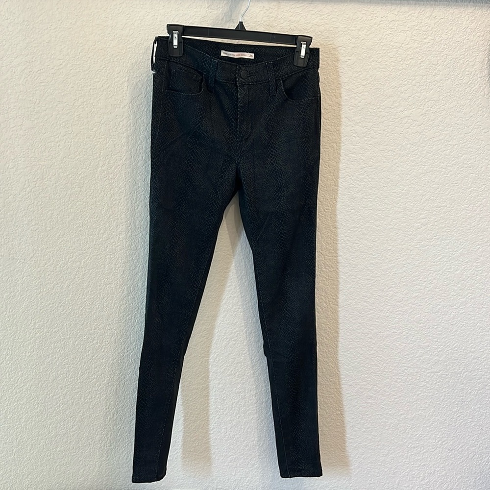 levi's 720 high rise super skinny snake print